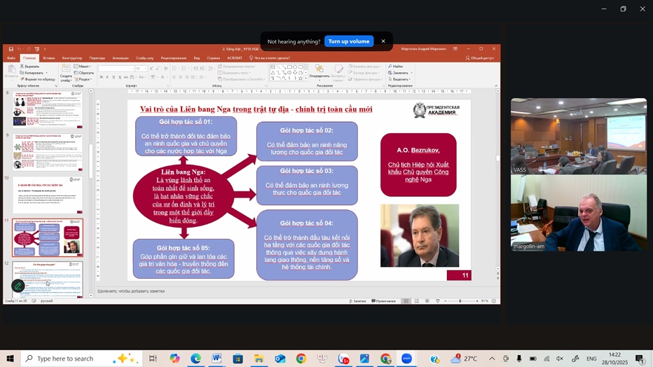 GS. Andrey Margolin, Phó Giám đốc RANEPA trình bày tham luận trực tuyến